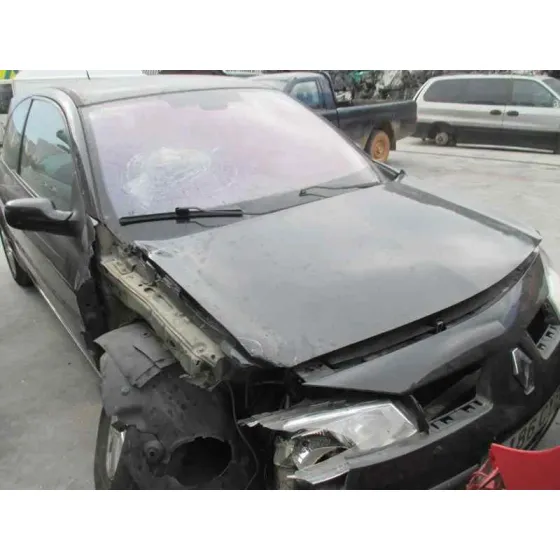 RENAULT MEGANE II BERLINA 3P '2004 CONFORT AUTHENTIQUE NEGRO