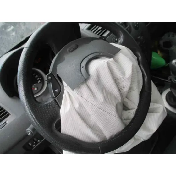 RENAULT MEGANE II BERLINA 3P '2004 CONFORT AUTHENTIQUE NEGRO