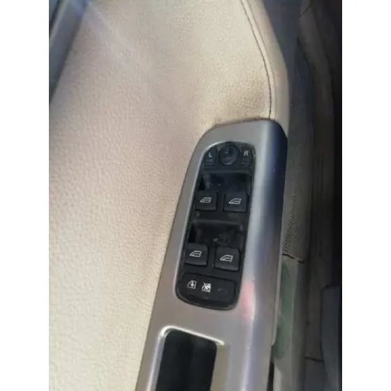 VOLVO V50 FAMILIAR '2006 2.0 DIESEL CAT NEGRO