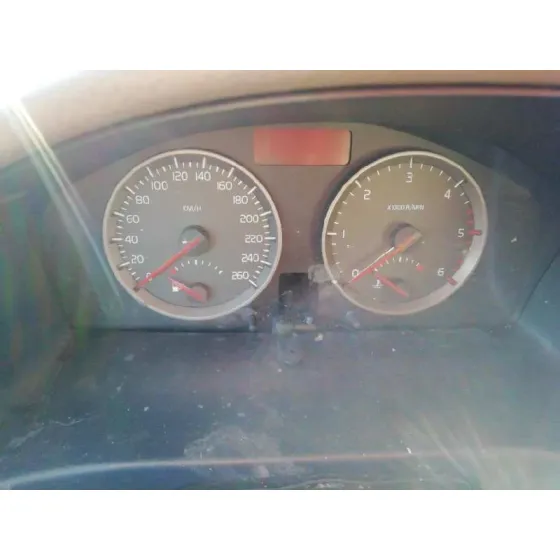 VOLVO V50 FAMILIAR '2006 2.0 DIESEL CAT NEGRO