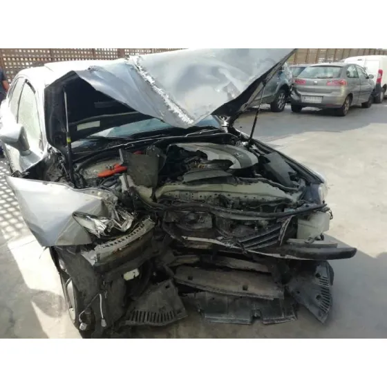 LEXUS IS '2015 300H GRIS