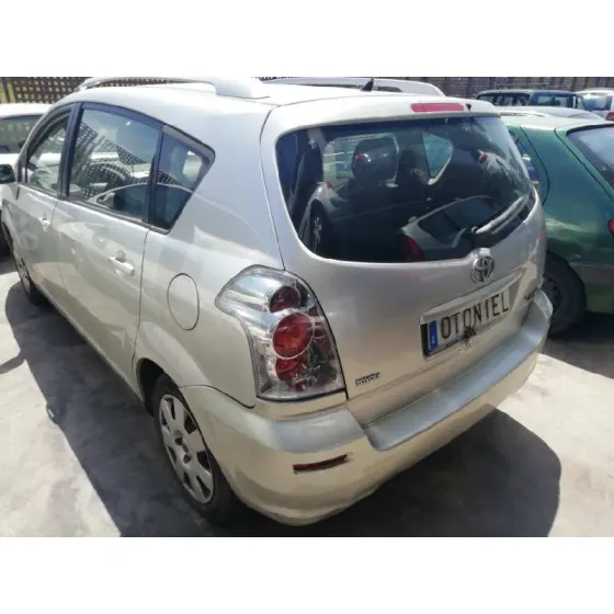 TOYOTA COROLLA VERSO (R1) '2004 2.0 TURBODIESEL CAT GRIS PLATA