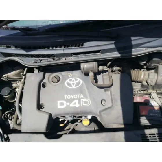TOYOTA COROLLA VERSO (R1) '2004 2.0 TURBODIESEL CAT GRIS PLATA