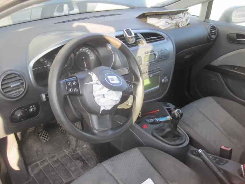 SEAT LEON (1P1) SEAT LEON (1P1) '2006 1.9 TDI GRIS OSCURO 2005