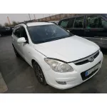 HYUNDAI I30CW HYUNDAI I30CW '2009 1.6 CRDI CAT BLANCO 2008