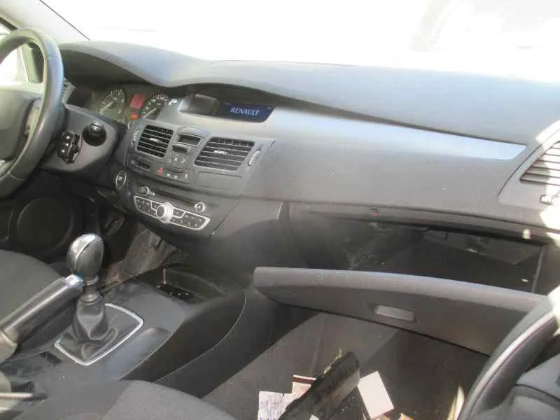 RENAULT LAGUNA GRANDTOUR III '2009 AUTHENTIQUE PLATA