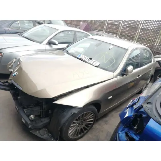 BMW SERIE 3 BERLINA (E90) '2006 330I DORADO