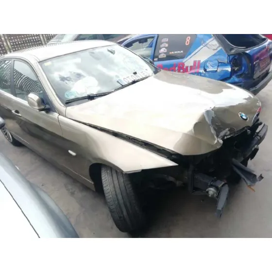 BMW SERIE 3 BERLINA (E90) '2006 330I DORADO