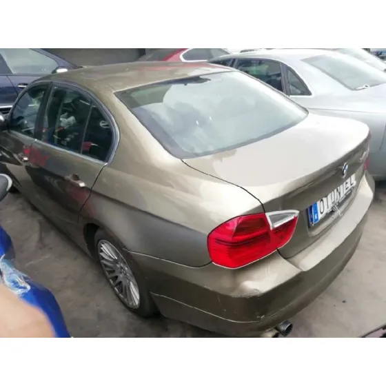 BMW SERIE 3 BERLINA (E90) '2006 330I DORADO
