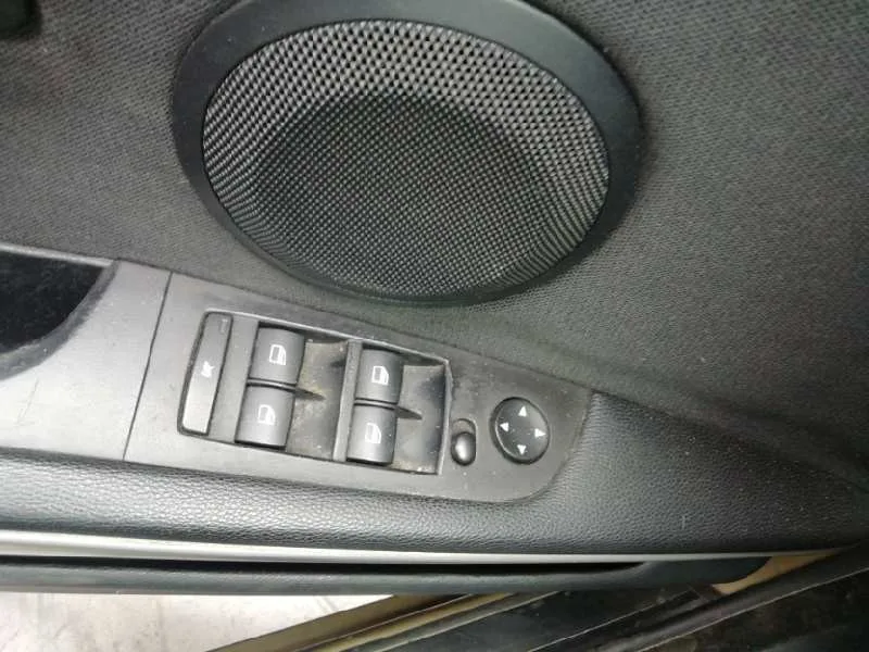 BMW SERIE 3 BERLINA (E90) '2006 330I DORADO