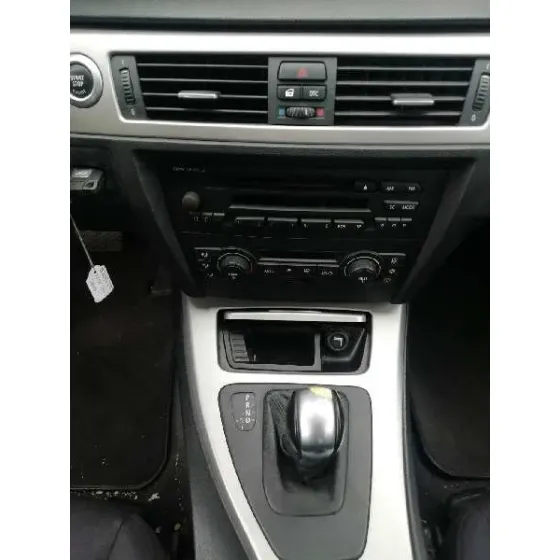 BMW SERIE 3 BERLINA (E90) '2006 330I DORADO