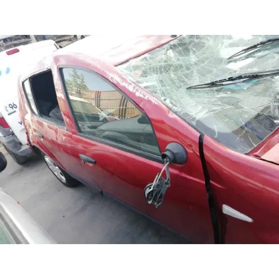 DACIA SANDERO '2010 BASICO NARANJA