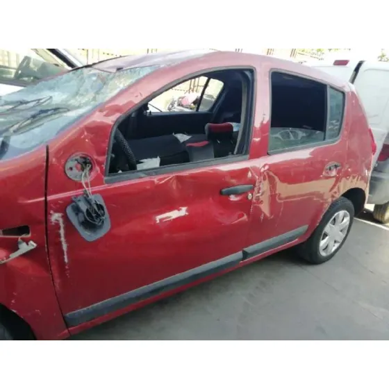 DACIA SANDERO '2010 BASICO NARANJA