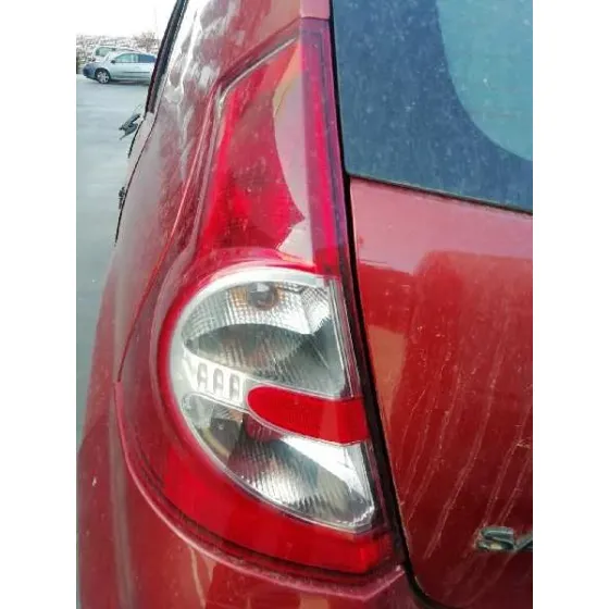 DACIA SANDERO '2010 BASICO NARANJA