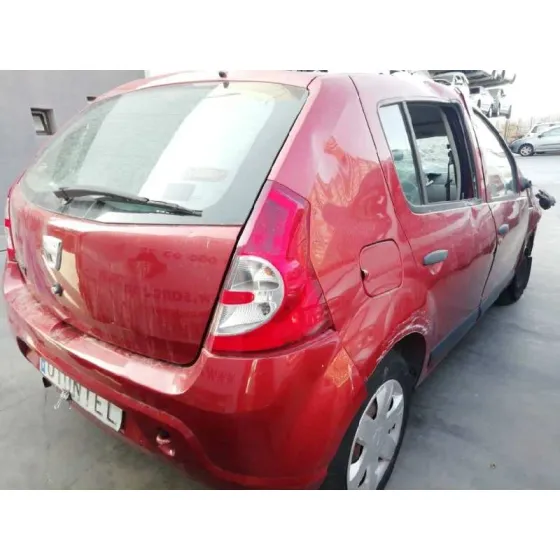 DACIA SANDERO '2010 BASICO NARANJA