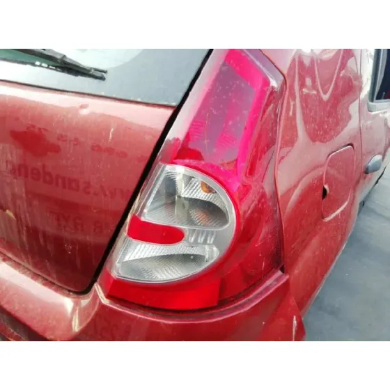DACIA SANDERO '2010 BASICO NARANJA
