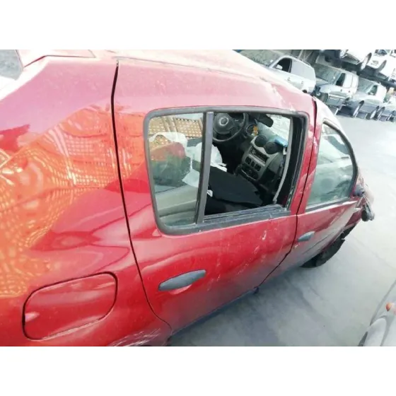 DACIA SANDERO '2010 BASICO NARANJA
