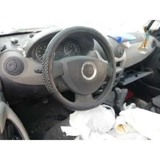 DACIA SANDERO '2010 BASICO NARANJA