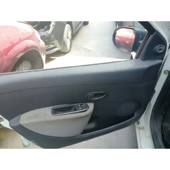 RENAULT CLIO III '2009 AUTHENTIQUE BLANCO