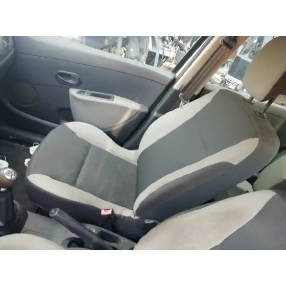 RENAULT CLIO III '2009 AUTHENTIQUE BLANCO
