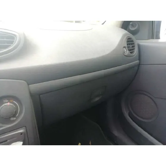 RENAULT CLIO III '2009 AUTHENTIQUE BLANCO