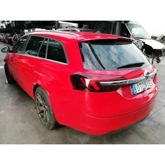 OPEL INSIGNIA SPORTS TOURER '2014 2.0 16V CDTI ROJO