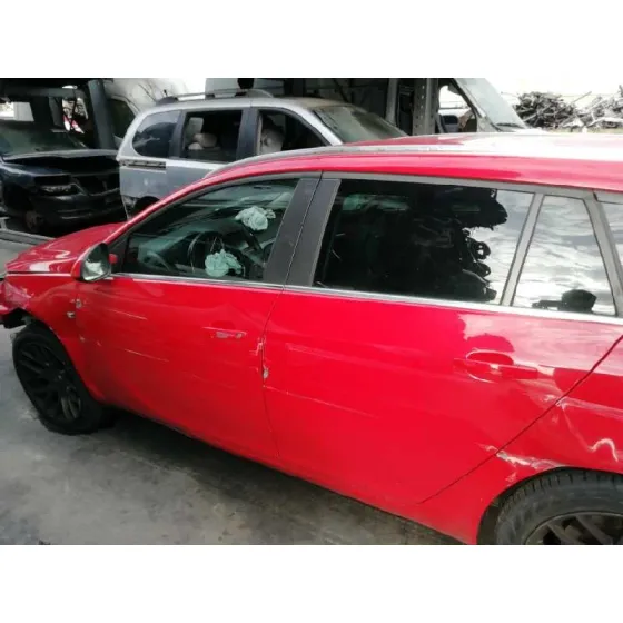 OPEL INSIGNIA SPORTS TOURER '2014 2.0 16V CDTI ROJO
