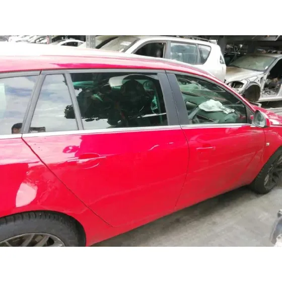 OPEL INSIGNIA SPORTS TOURER '2014 2.0 16V CDTI ROJO