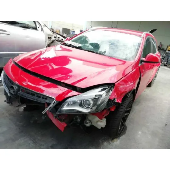 OPEL INSIGNIA SPORTS TOURER '2014 2.0 16V CDTI ROJO