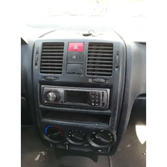 HYUNDAI GETZ (TB) '2004 1.1 BASICO ROJO