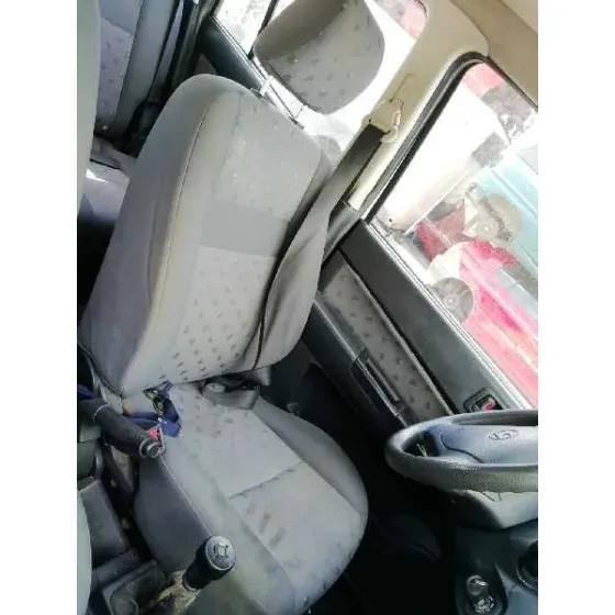HYUNDAI GETZ (TB) '2004 1.1 BASICO ROJO