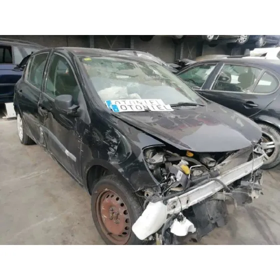 RENAULT CLIO III '2013 EXCEPTION NEGRO