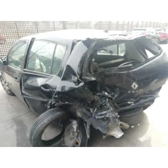 RENAULT CLIO III '2013 EXCEPTION NEGRO