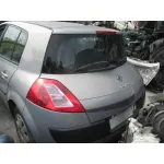 RENAULT MEGANE II BERLINA 5P RENAULT MEGANE II BERLINA 5P '2003 CONFORT AUTHENTIQUE GRIS CLARO 2002
