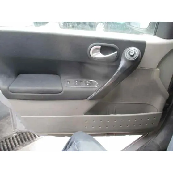 RENAULT MEGANE II BERLINA 5P '2003 CONFORT AUTHENTIQUE GRIS CLARO
