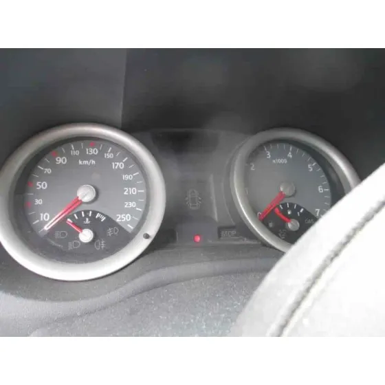 RENAULT MEGANE II BERLINA 5P '2003 CONFORT AUTHENTIQUE GRIS CLARO