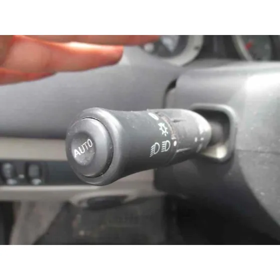 RENAULT MEGANE II BERLINA 5P '2003 CONFORT AUTHENTIQUE GRIS CLARO