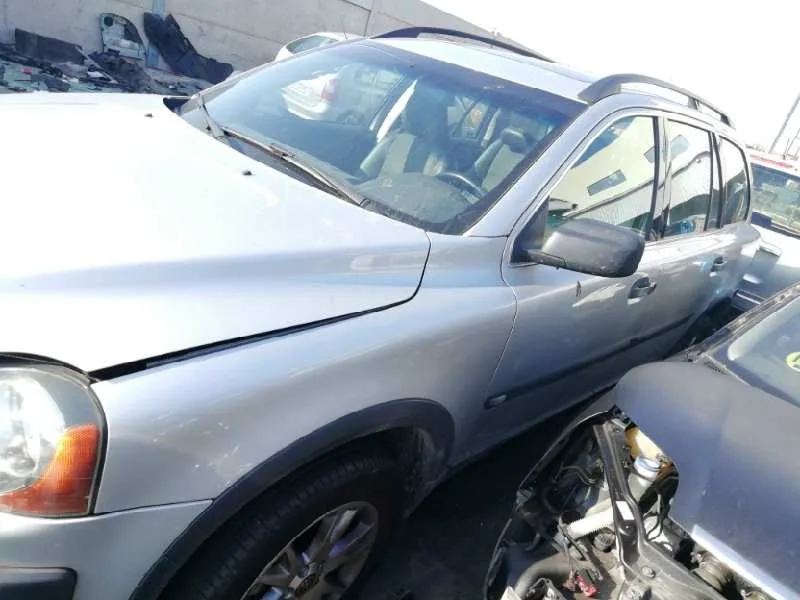 VOLVO XC90 '2005 2.4 DIESEL CAT PLATA