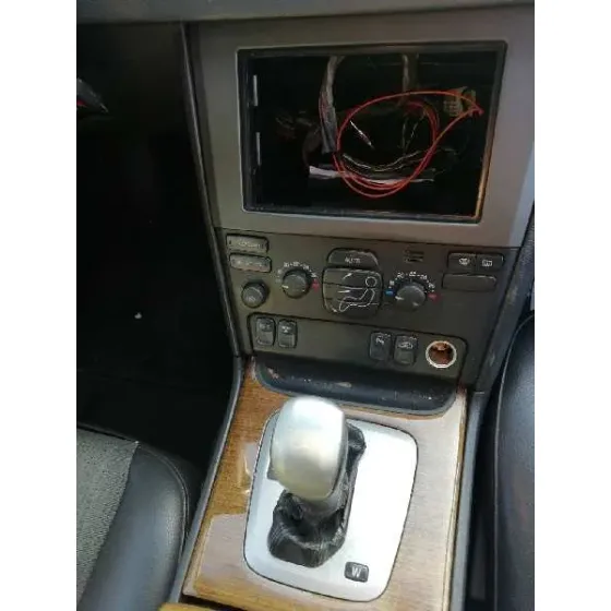 VOLVO XC90 '2005 2.4 DIESEL CAT PLATA