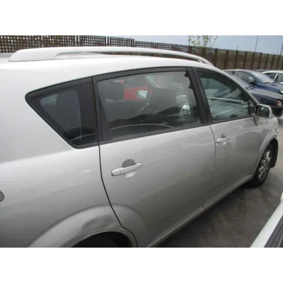 TOYOTA COROLLA VERSO (R1) '2006 2.2 D-4D LUNA PLATA