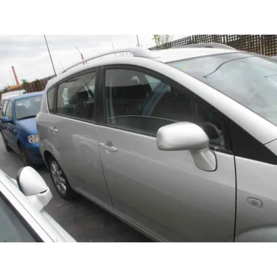 TOYOTA COROLLA VERSO (R1) '2006 2.2 D-4D LUNA PLATA