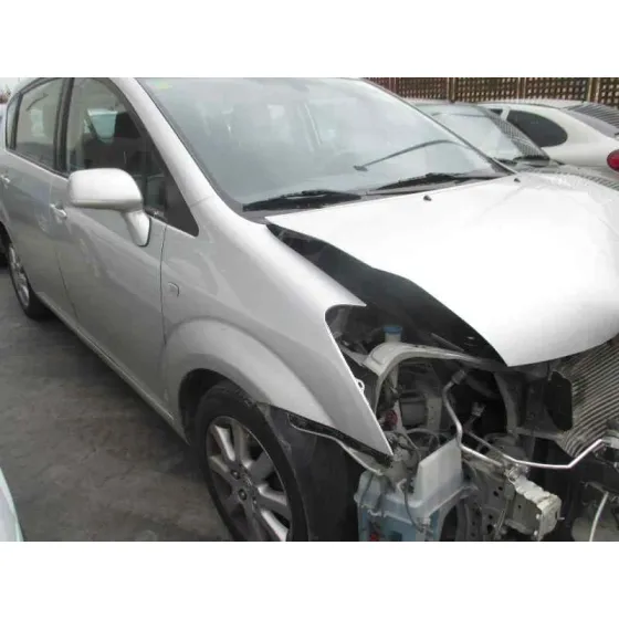 TOYOTA COROLLA VERSO (R1) '2006 2.2 D-4D LUNA PLATA