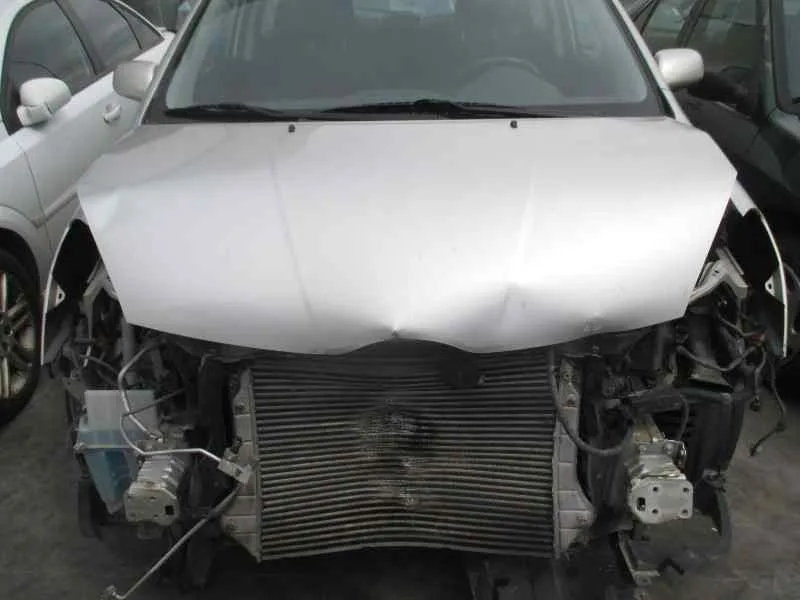 TOYOTA COROLLA VERSO (R1) '2006 2.2 D-4D LUNA PLATA