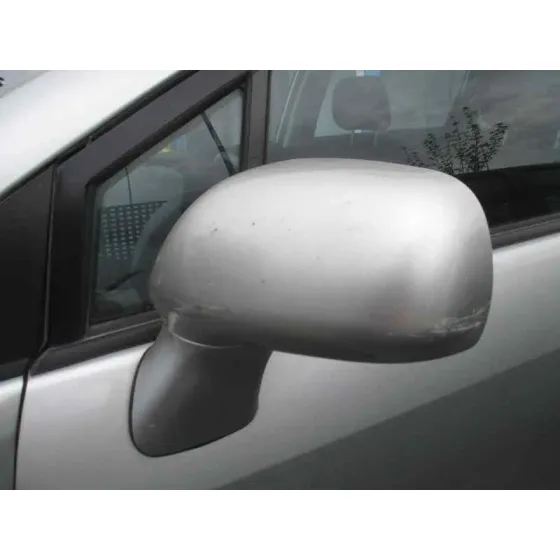 TOYOTA COROLLA VERSO (R1) '2006 2.2 D-4D LUNA PLATA