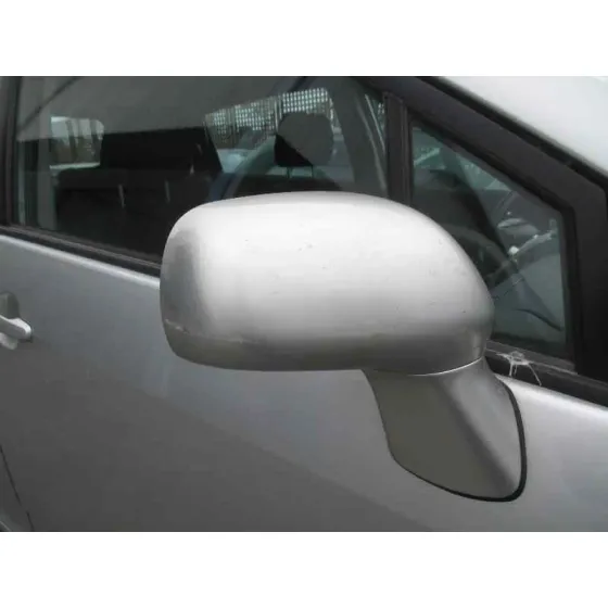 TOYOTA COROLLA VERSO (R1) '2006 2.2 D-4D LUNA PLATA