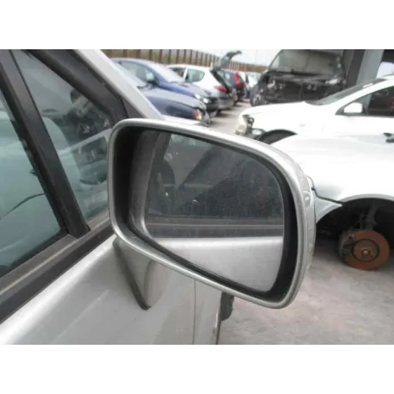 TOYOTA COROLLA VERSO (R1) '2006 2.2 D-4D LUNA PLATA