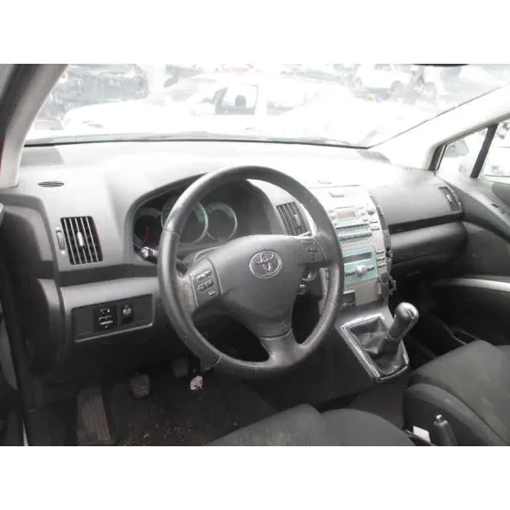 TOYOTA COROLLA VERSO (R1) '2006 2.2 D-4D LUNA PLATA