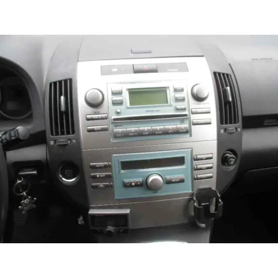 TOYOTA COROLLA VERSO (R1) '2006 2.2 D-4D LUNA PLATA