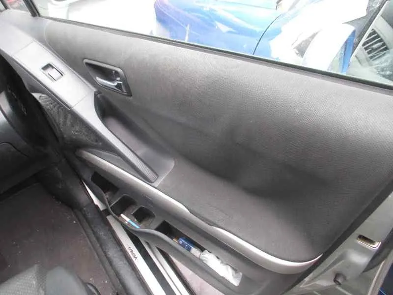 TOYOTA COROLLA VERSO (R1) '2006 2.2 D-4D LUNA PLATA