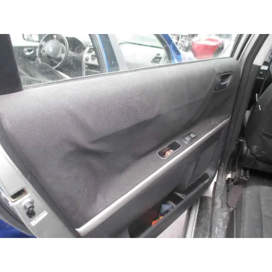 TOYOTA COROLLA VERSO (R1) '2006 2.2 D-4D LUNA PLATA
